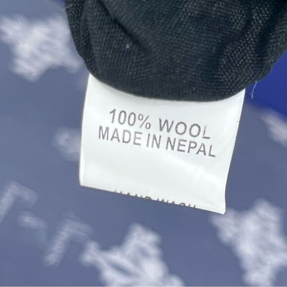 Wild Woolies Felted Wool Sleeping Fawn Leaf Zipper Pull Coin Purse - Picture 8 of 8